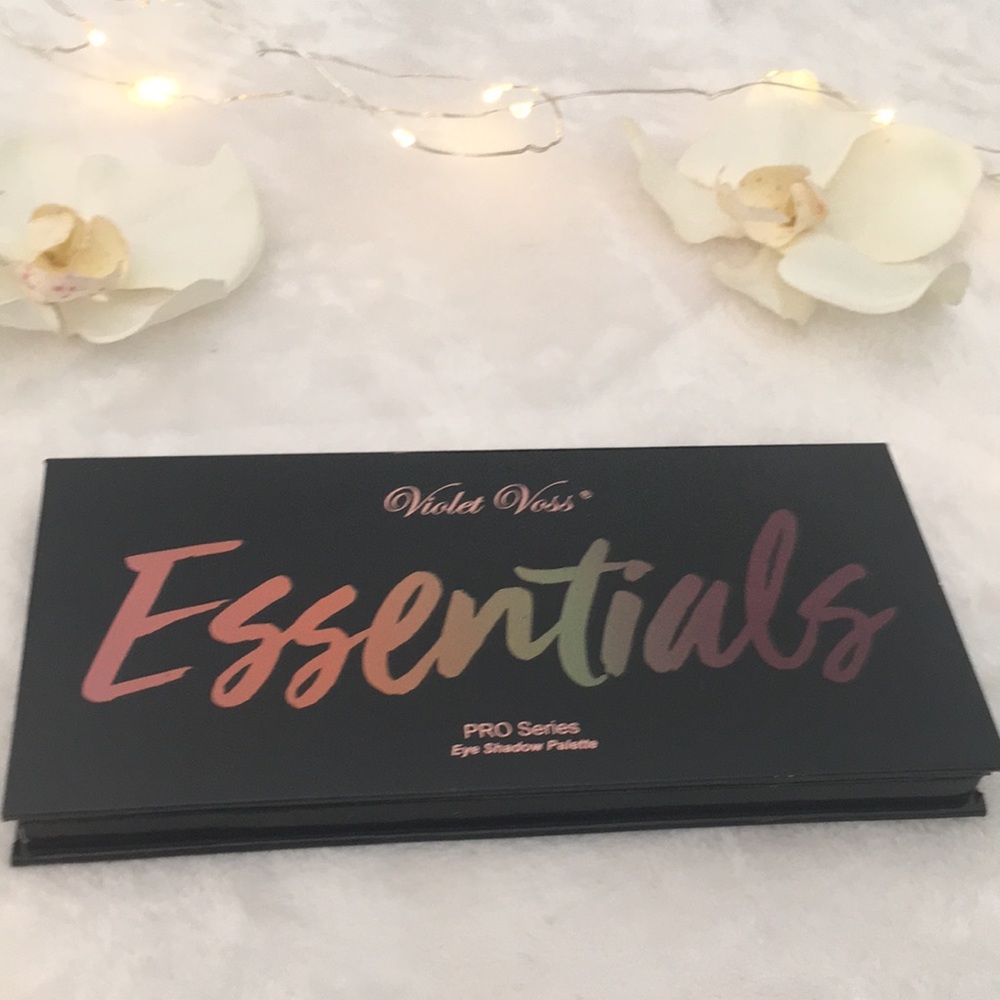Violet Voss Essentials eyeshadow palette